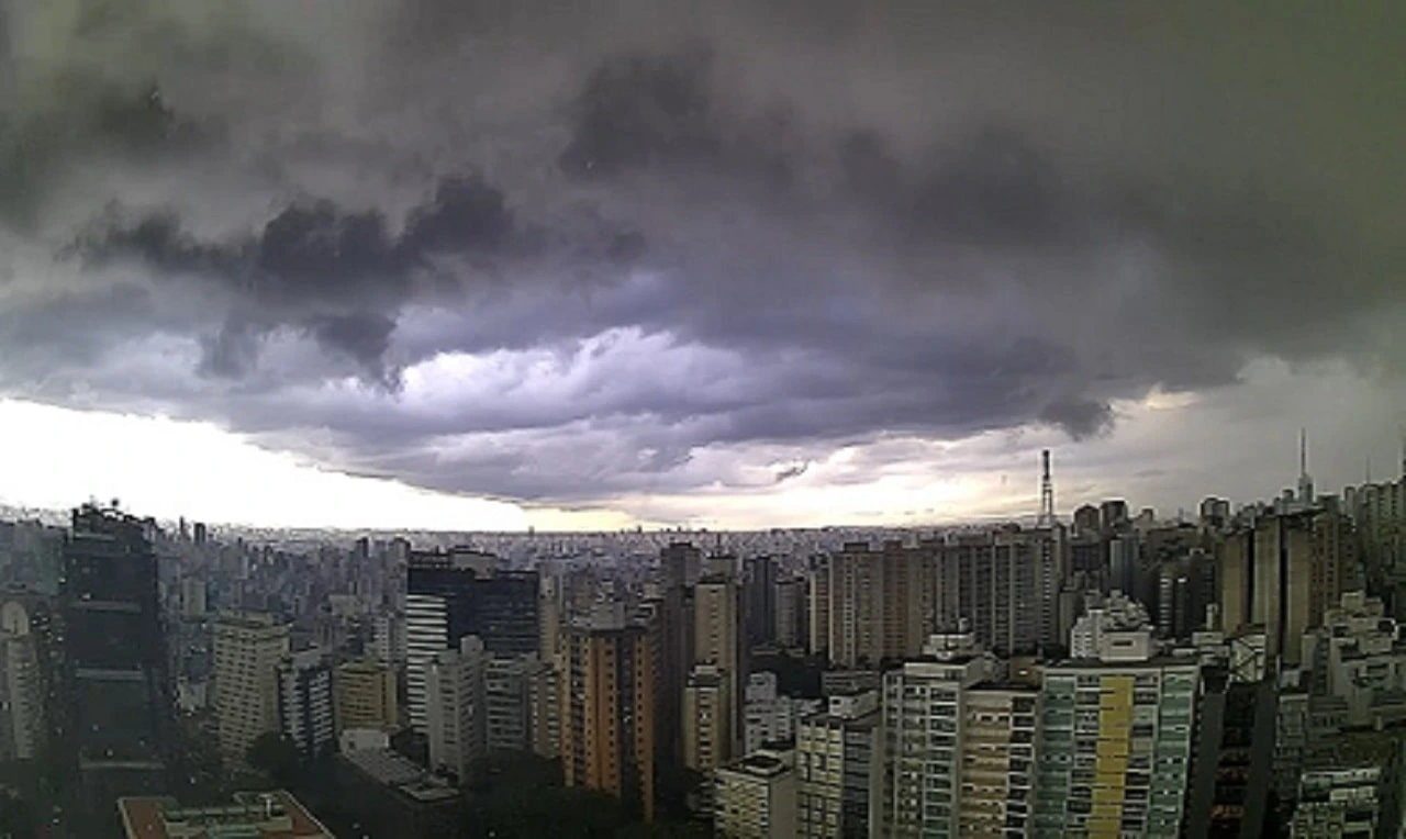 Imagem ilustra o grande volume de chuvas no Sudeste